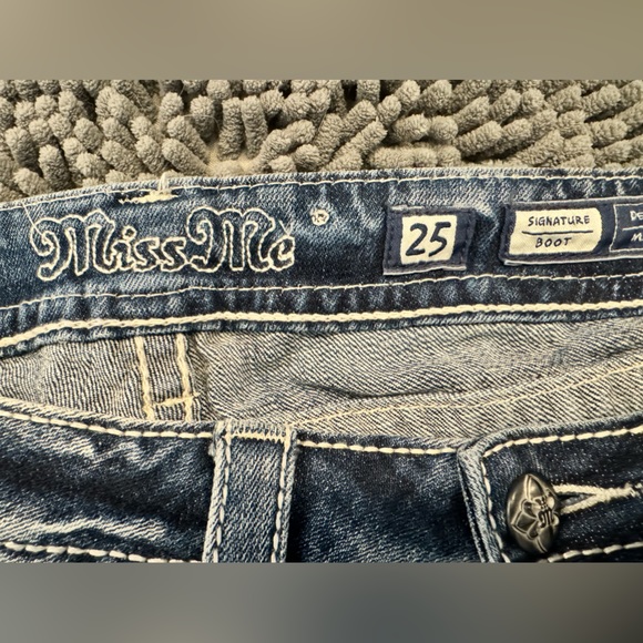 Miss Me NWOT, size 25, inseam 34” never worn - Picture 4 of 5